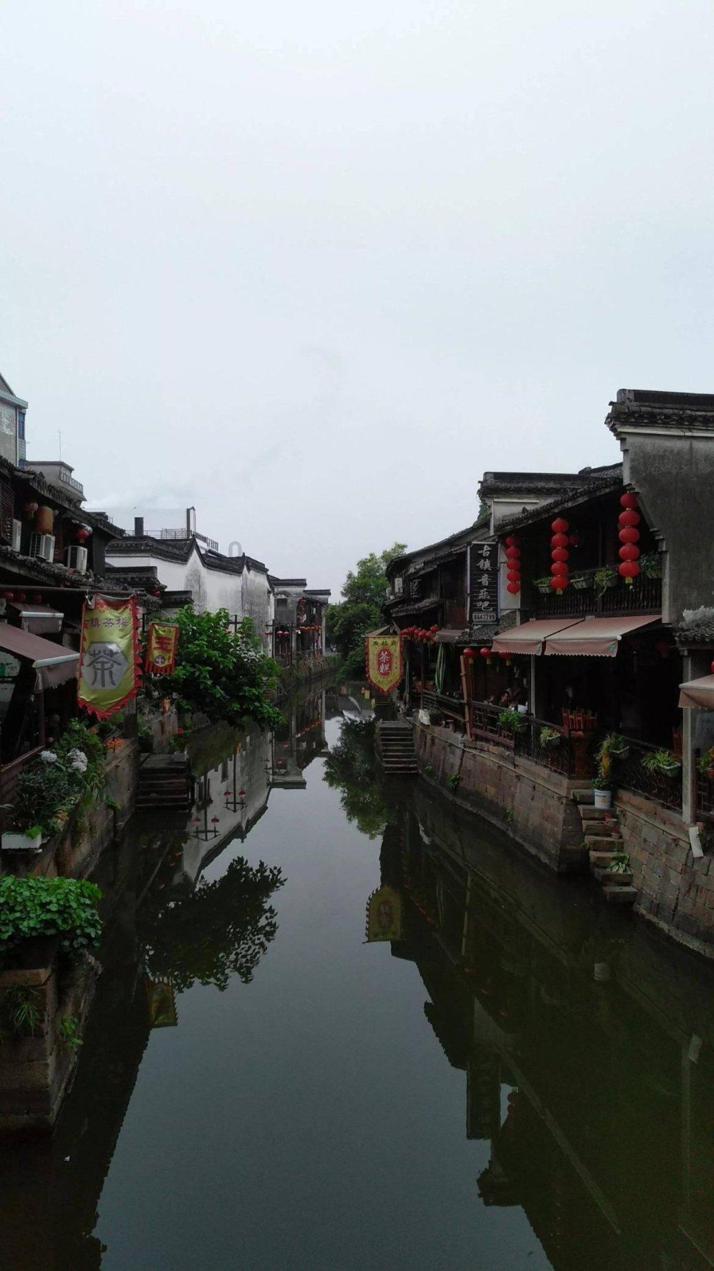 “死了就扔掉”,广州街头惊现“活体娃娃机”,10元一次:畸形程度令人咋舌······